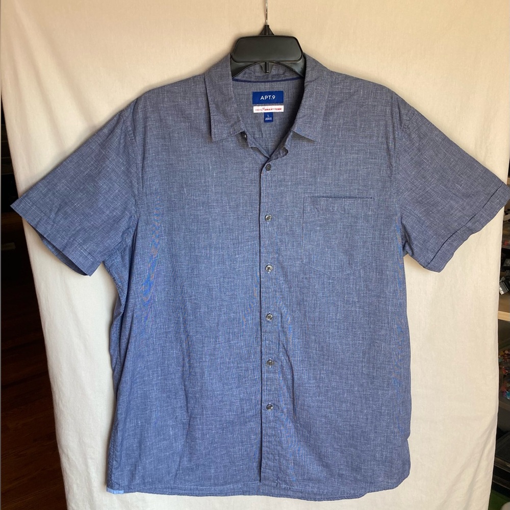 Apt 9 light blue short sleeve button up size large